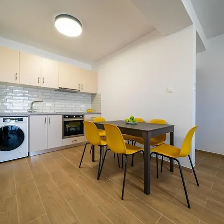 Peaceful Seaview Suite In Larnaca Center לרנקה