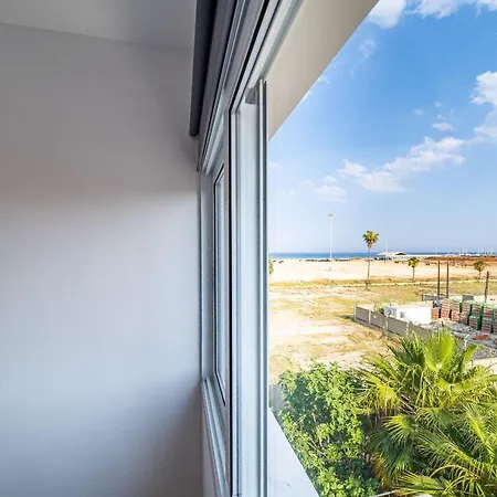 Apartment Peaceful Seaview Suite In Larnaca Center *